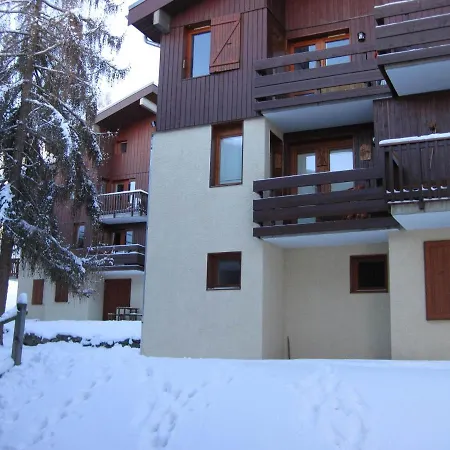 Chaleureux Avec Balcon Près Des Pistes à - Fr-1-181-2535