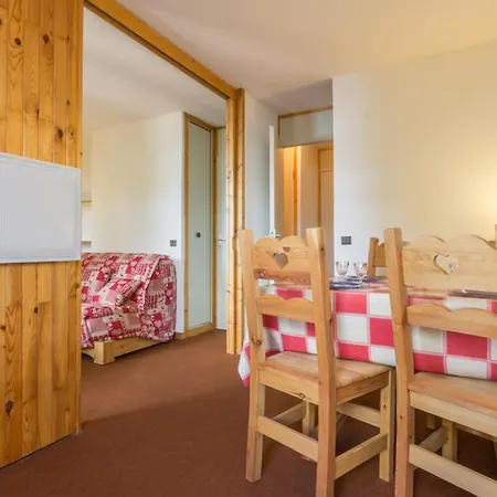 Chaleureux Avec Balcon Près Des Pistes à - Fr-1-181-2535 *